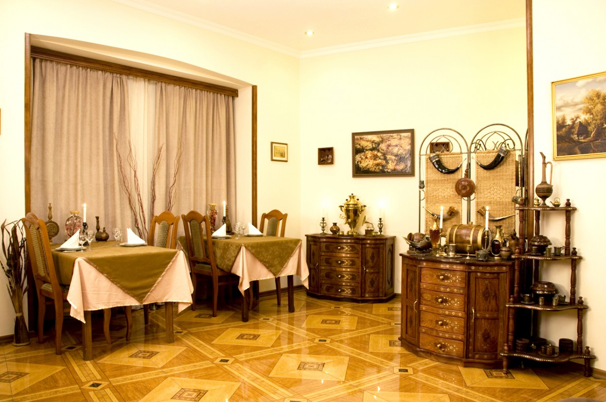 Breakfast Room